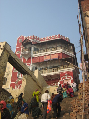 maison rouge de Mansarovar ghât